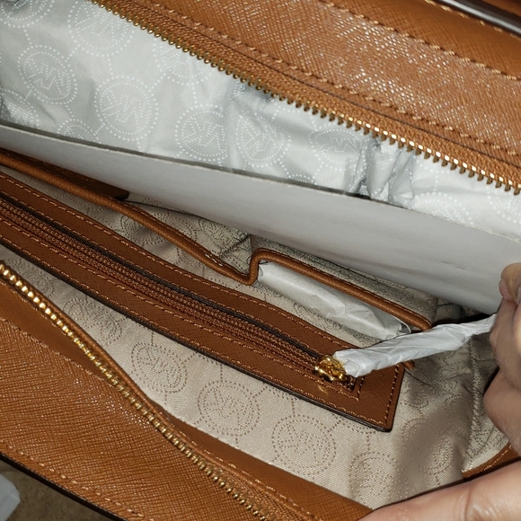 NWOT MK Selma Satchel - Picture 3 of 6